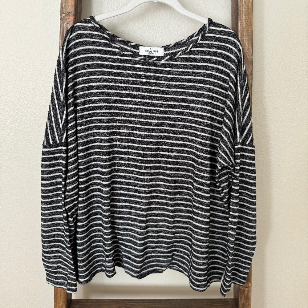 Carly Jean Los Angeles Dark Grey/White Long Sleeve Striped Thin Sweater Size L